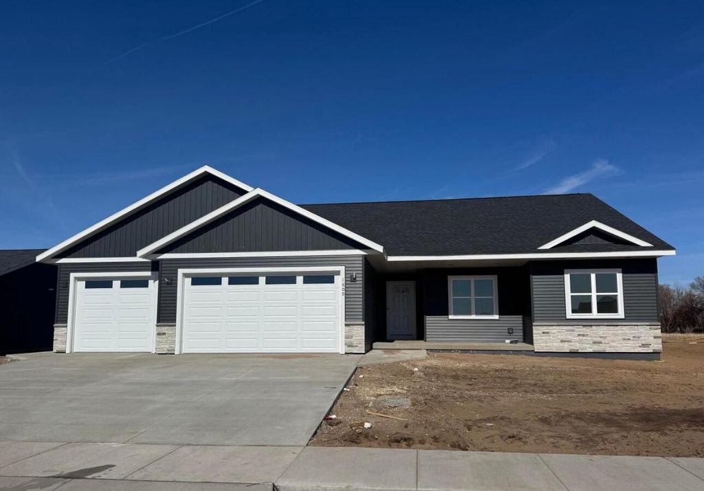 1161 American DRIVE, Holmen, WI 54636