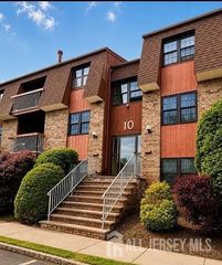 110 Keystone Court, Woodbridge Proper, NJ 07095