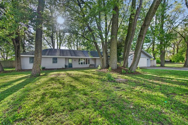 1555 N Rollin Lane, Coal City, IL 60416