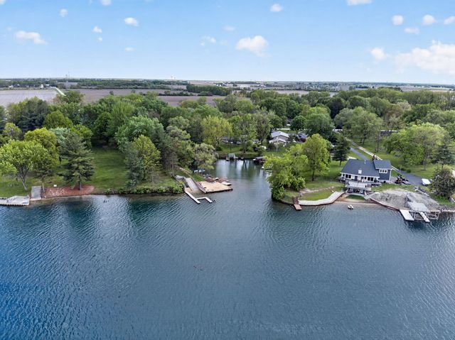 1555 N Rollin Lane, Coal City, IL 60416
