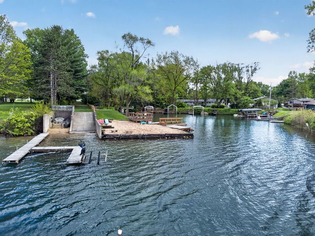 1555 N Rollin Lane, Coal City, IL 60416