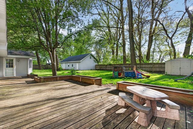1555 N Rollin Lane, Coal City, IL 60416