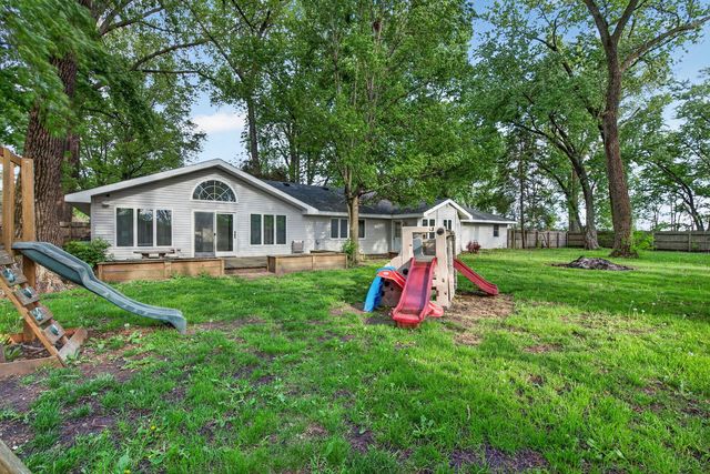 1555 N Rollin Lane, Coal City, IL 60416