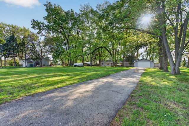 1555 N Rollin Lane, Coal City, IL 60416