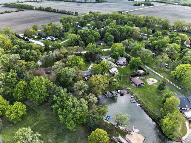 1555 N Rollin Lane, Coal City, IL 60416