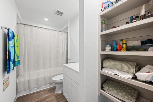 1054 Great Barracuda Lane, Alvin, TX 77511