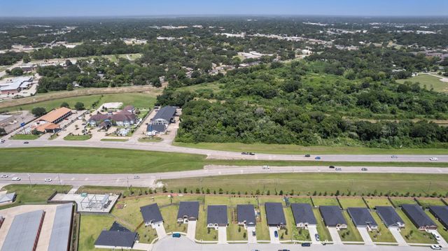 1054 Great Barracuda Lane, Alvin, TX 77511