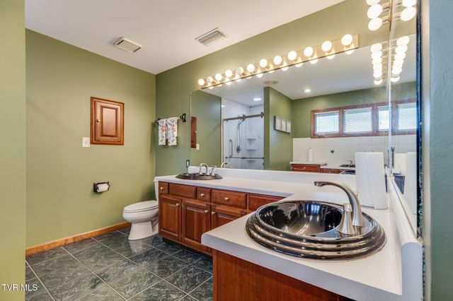 815 Quail Ridge Court, Elizabethton, TN 37643