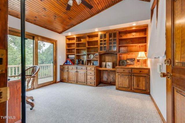 815 Quail Ridge Court, Elizabethton, TN 37643