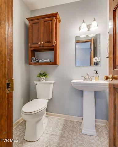 815 Quail Ridge Court, Elizabethton, TN 37643