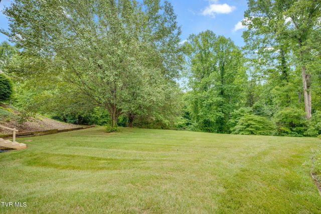 815 Quail Ridge Court, Elizabethton, TN 37643