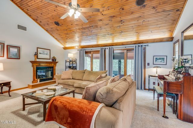 815 Quail Ridge Court, Elizabethton, TN 37643