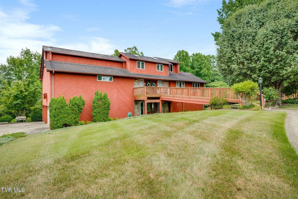 815 Quail Ridge Court, Elizabethton, TN 37643