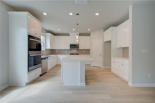 200 Homesite Abbotts Crossing Circle, Conyers, GA 30094