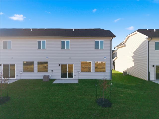 6925 Poppy Court, Johnston, IA 50131