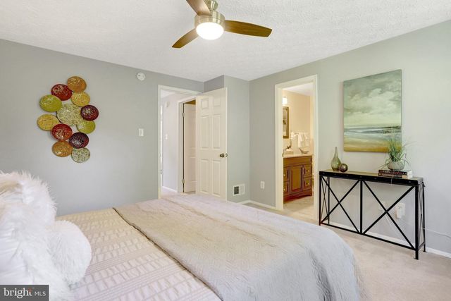 2036 BROOKS SQUARE PL, Falls Church, VA 22043