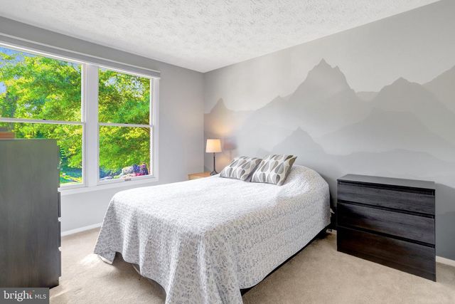 2036 BROOKS SQUARE PL, Falls Church, VA 22043