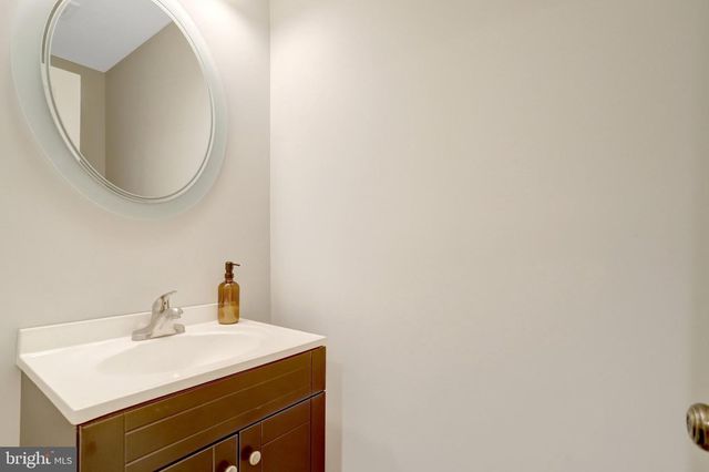2036 BROOKS SQUARE PL, Falls Church, VA 22043