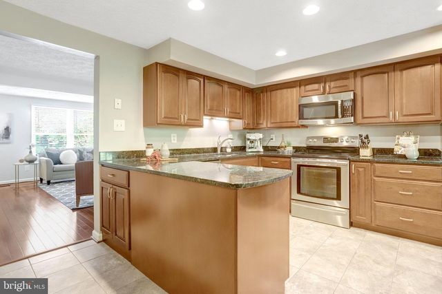 2036 BROOKS SQUARE PL, Falls Church, VA 22043