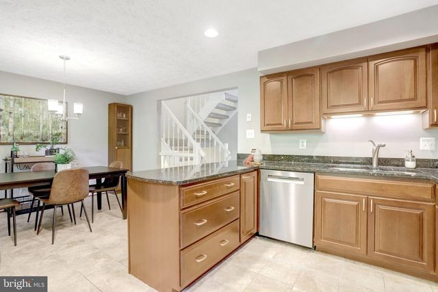 2036 BROOKS SQUARE PL, Falls Church, VA 22043