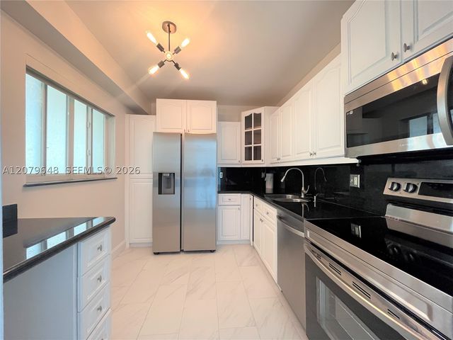 8888 Collins Ave 308, Surfside, FL 33154