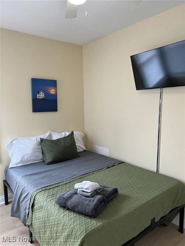 5263 Log Cabin Drive, Geneva, OH 44041