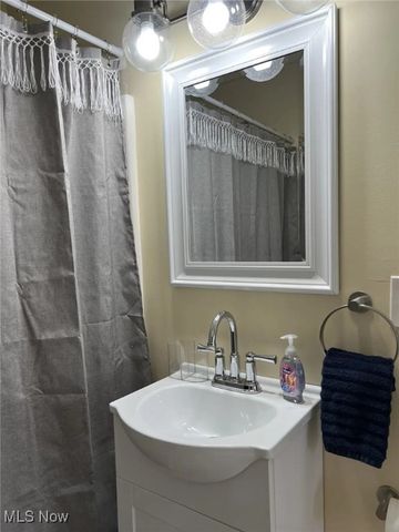 5263 Log Cabin Drive, Geneva, OH 44041