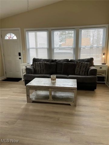 5263 Log Cabin Drive, Geneva, OH 44041