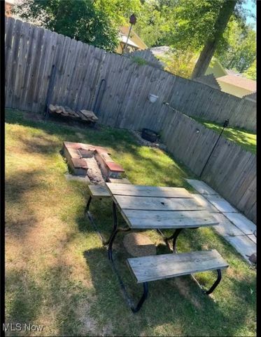 5263 Log Cabin Drive, Geneva, OH 44041