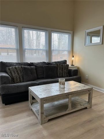 5263 Log Cabin Drive, Geneva, OH 44041