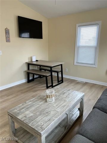 5263 Log Cabin Drive, Geneva, OH 44041