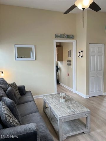 5263 Log Cabin Drive, Geneva, OH 44041