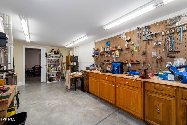 175 Lakeside Drive, Butler, TN 37640