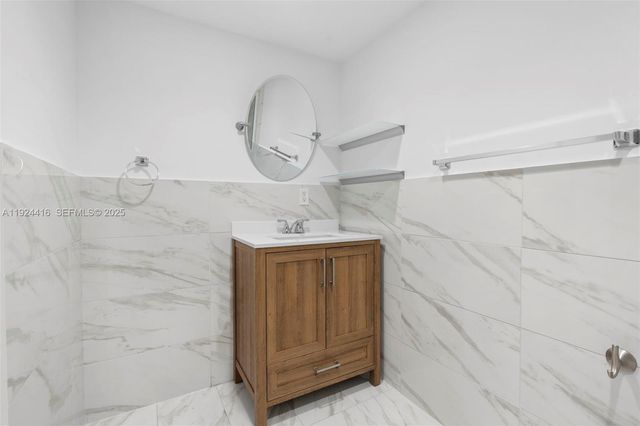 4325 NW South Tamiami Canal Dr 314, Miami, FL 33126