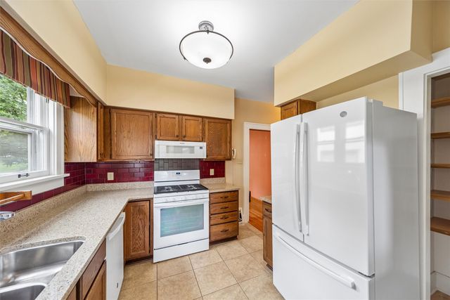 688 Polk Boulevard, Des Moines, IA 50312