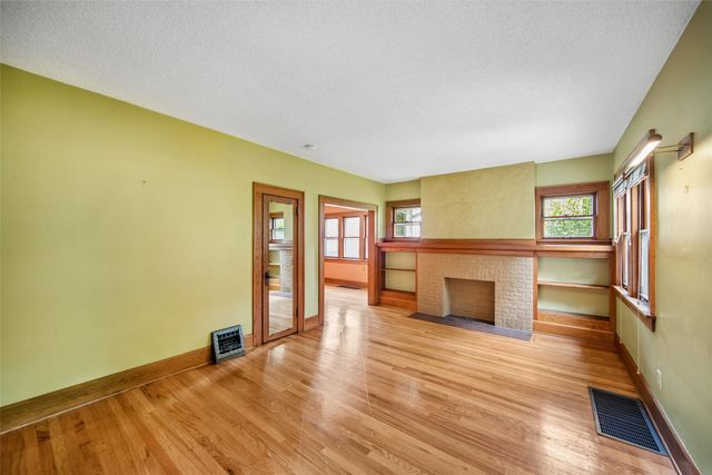 688 Polk Boulevard, Des Moines, IA 50312