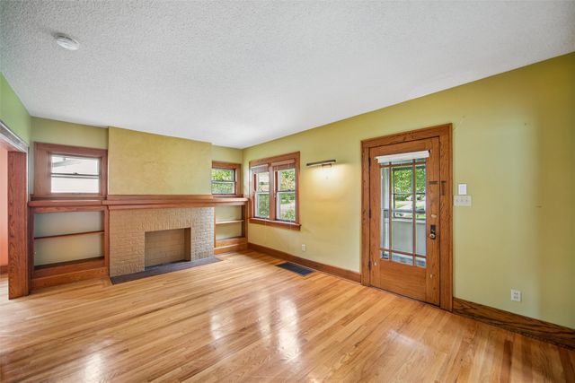 688 Polk Boulevard, Des Moines, IA 50312