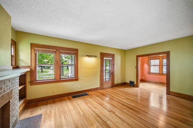 688 Polk Boulevard, Des Moines, IA 50312