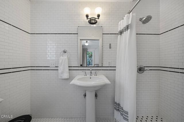 6119 Piedmont Avenue, Los Angeles, CA 90042