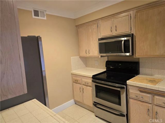 1126 N Central 105, Glendale, CA 91202