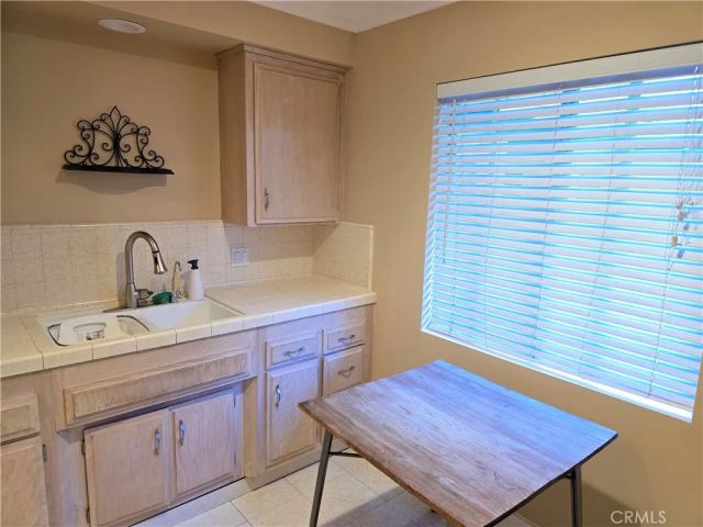 1126 N Central 105, Glendale, CA 91202