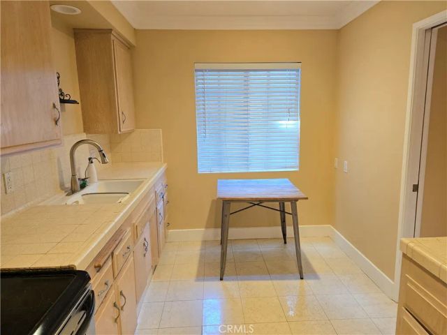 1126 N Central 105, Glendale, CA 91202