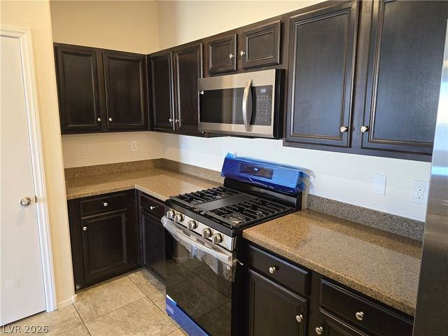 4437 Dover Straight Street 301, Las Vegas, NV 89115