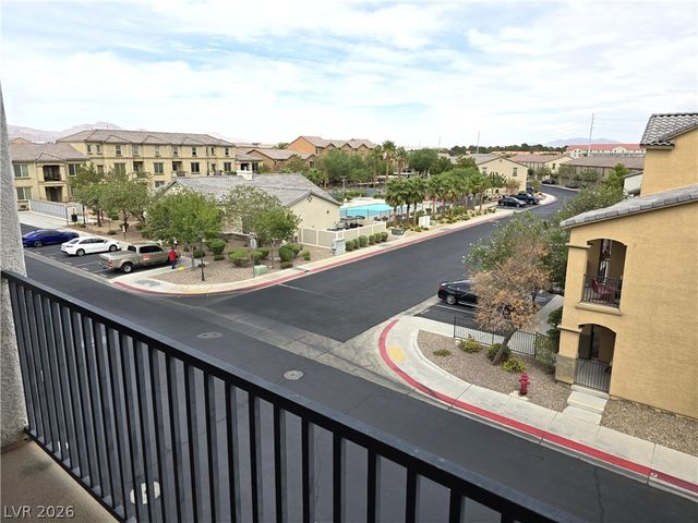 4437 Dover Straight Street 301, Las Vegas, NV 89115