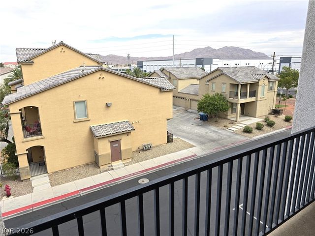 4437 Dover Straight Street 301, Las Vegas, NV 89115