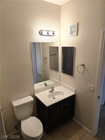 4437 Dover Straight Street 301, Las Vegas, NV 89115