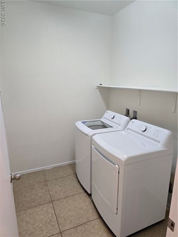 4437 Dover Straight Street 301, Las Vegas, NV 89115