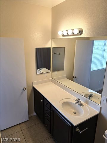 4437 Dover Straight Street 301, Las Vegas, NV 89115