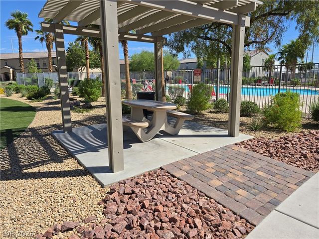 4437 Dover Straight Street 301, Las Vegas, NV 89115