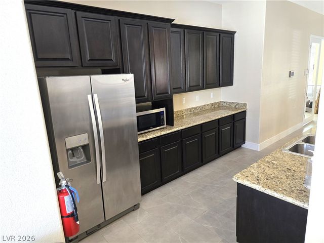 4437 Dover Straight Street 301, Las Vegas, NV 89115